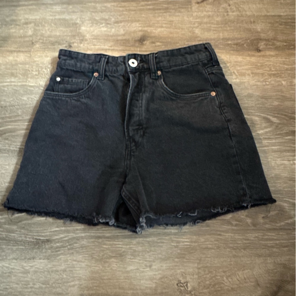 H&M Black Denim Jean Cutoff Shorts - Picture 3 of 15